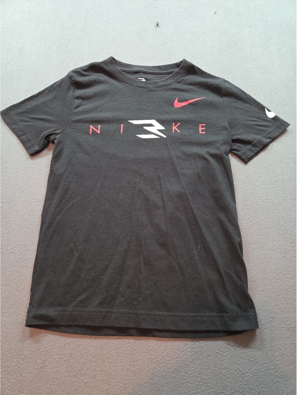boy's black 3 Brand Nike t-shirt size M (10/12)